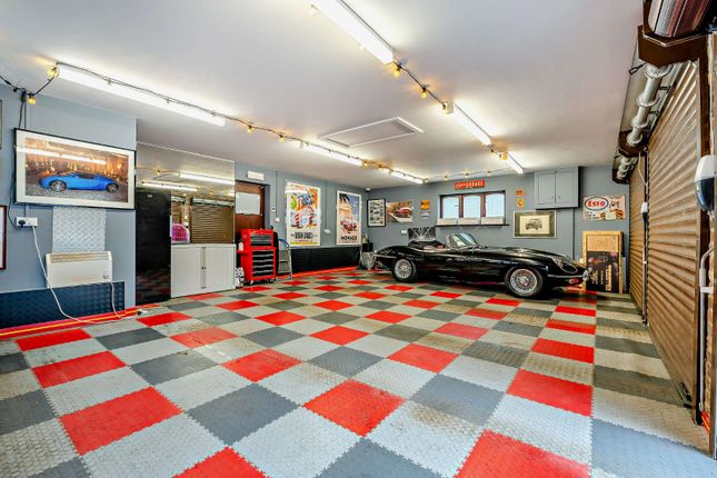 Triple Garage