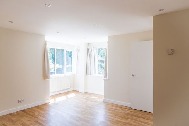 Stirling Way, Welwyn Garden City photo 2