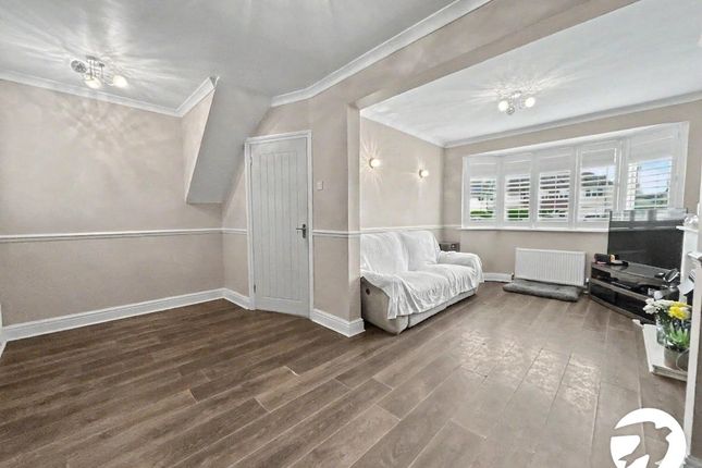 106, Berwick Crescent, Sidcup photo 4