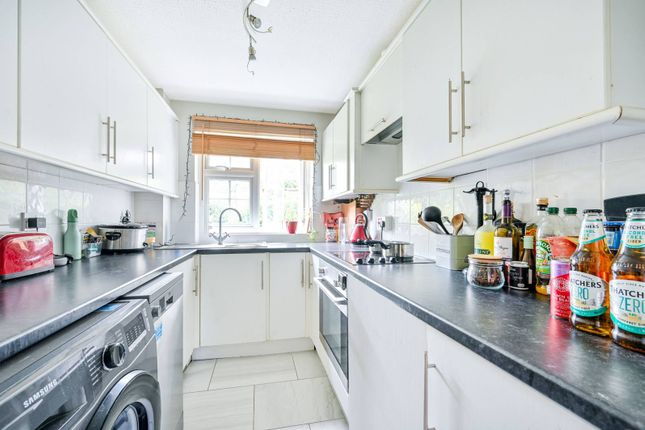 Flat for sale in Freshborough Court, Guildford