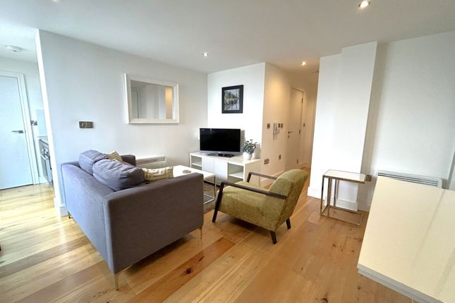 1-bed flat on Trident House, 76,Flat 70, Station Road, Hayes, £195,000