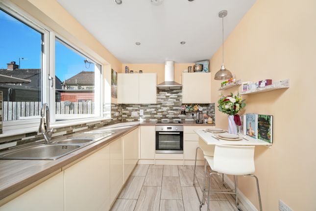 32, Wilson Road, Gorebridge photo 4