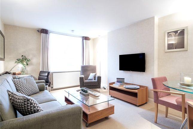 Thumbnail Flat to rent in St Christopher's Place, London