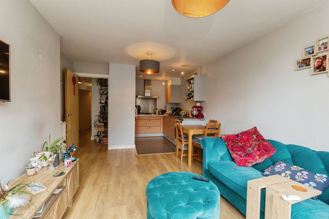 Flat 8, The Jacobs Building, Burton Court, Bristol photo 3