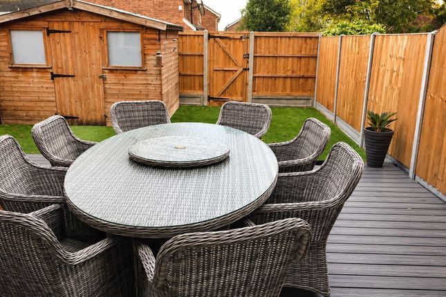 14 Hatfield Close, Hornchurch photo 3