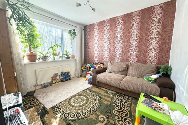 26, Botwell Lane, Hayes photo 2