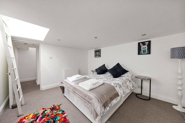 Flat 1, 111, Gosset Street, London photo 3