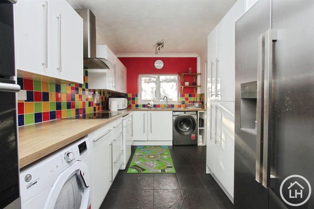 8, Old Castle Walk, Gillingham photo 4