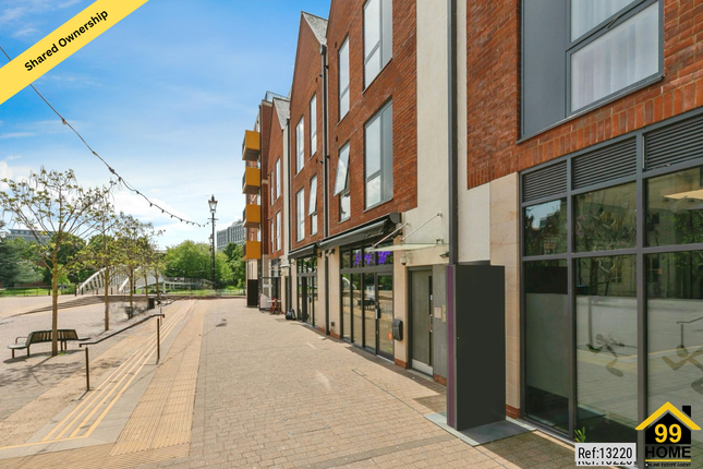 Flat for sale in Merchant Place, Riverside Square, Bedford