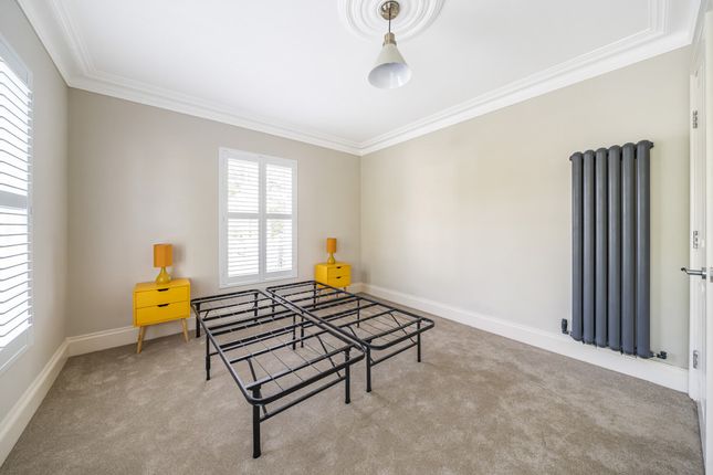Flat 3, 43, Rosebank Road, London photo 4