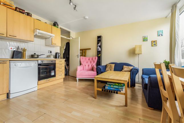 Thumbnail Flat to rent in Sherfield Gardens, London