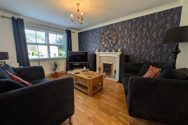 45, Islawen Meadows, Bridgend photo 4