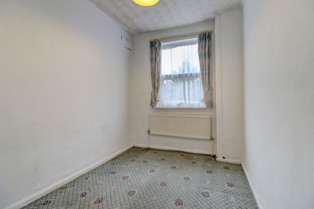 Terraced house for sale in Dashwood Avenue, High Wycombe