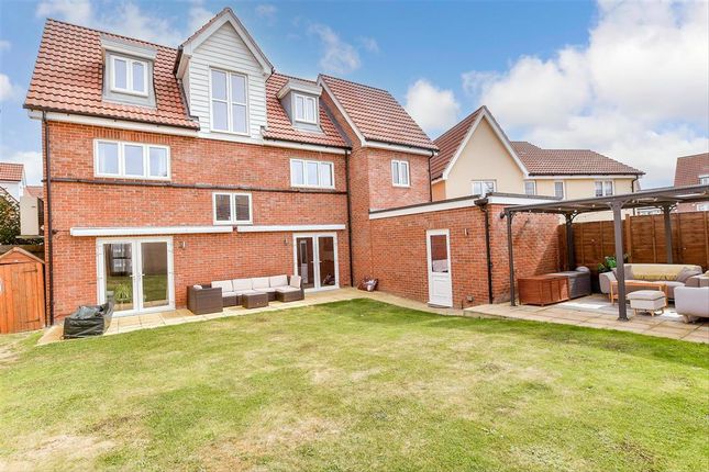 Five Oaks Lane, Chigwell photo 4