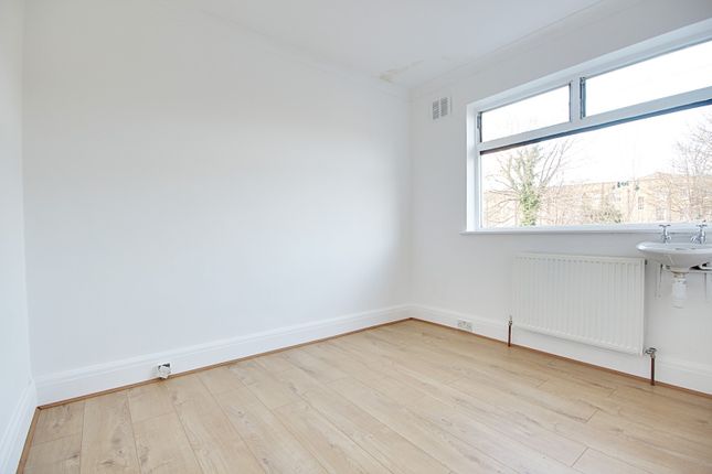 Terraced house for sale in Oxford Close, London