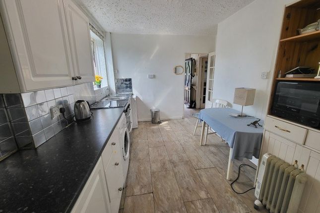 10 Green Road, Partington, Manchester photo 5