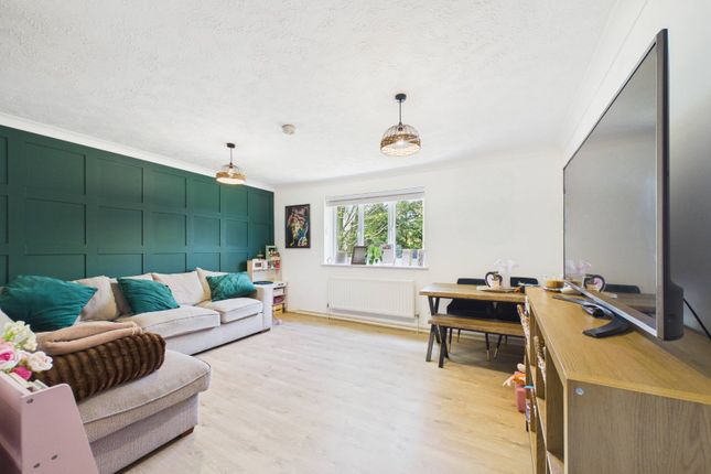 2 Chancel Mansions,, Hebbecastle Down, Bracknell photo 5