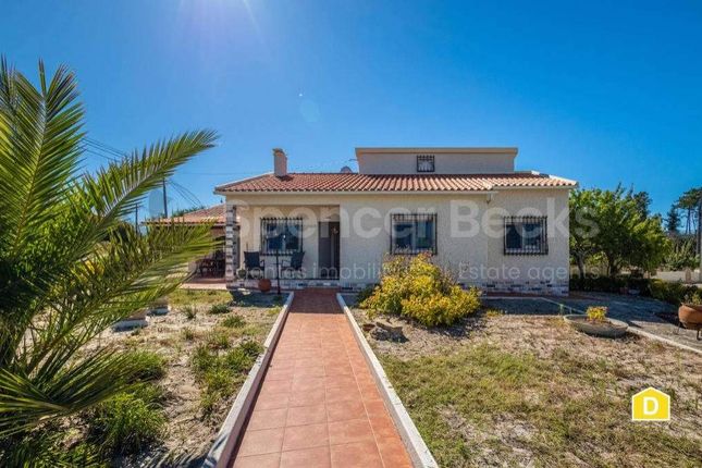 Detached house for sale in Cela, Leiria, Portugal