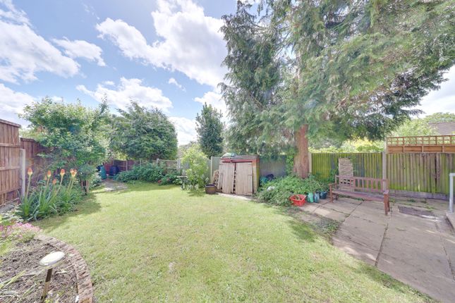 97, Newstead Avenue, Orpington photo 4