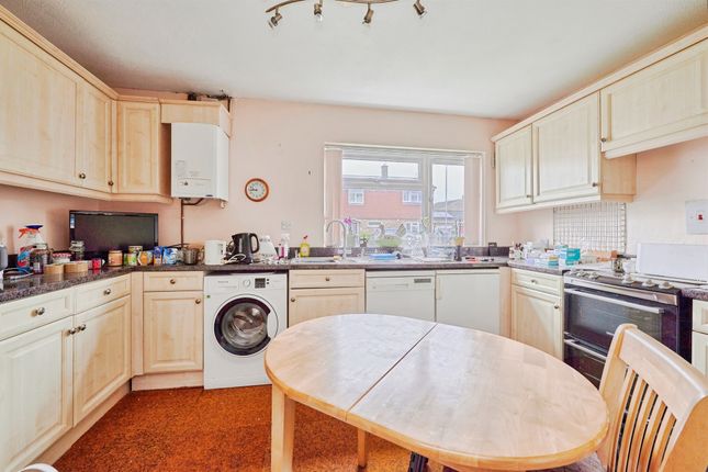 24, Wheatsheaf Way, Cambridge photo 3