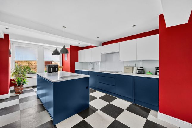 10 Womersley Road, London photo 2