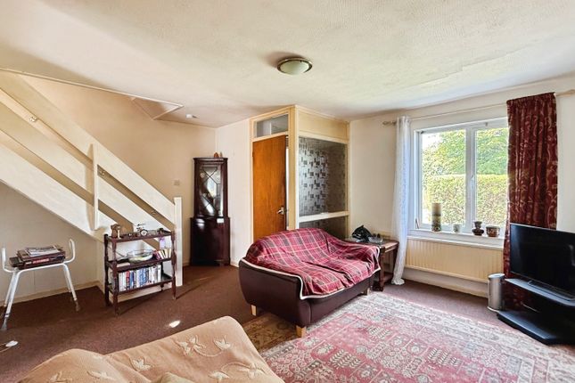 2, Rosenheim Rise, Westbury photo 3
