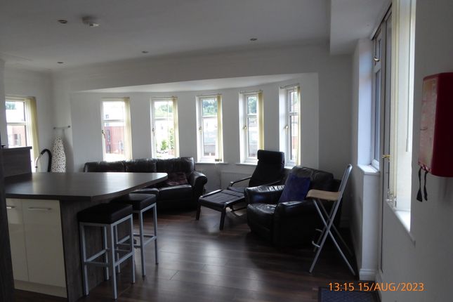 Kitchen/ Dining Area