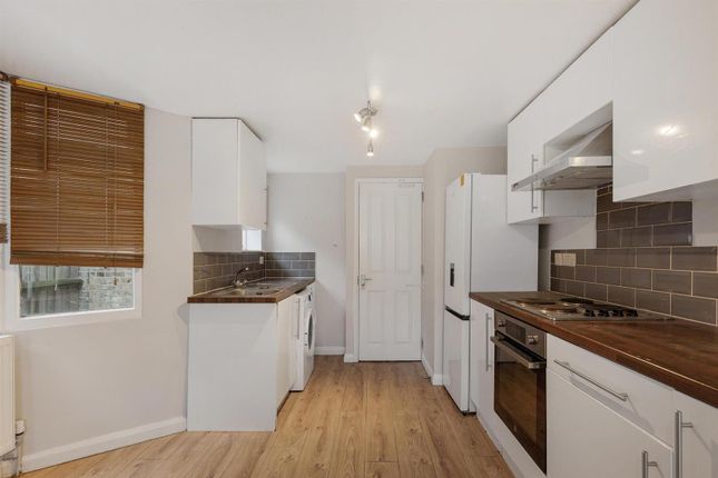 27, Wrigglesworth Street, London photo 4