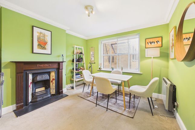 4, 158 Drury Lane, London photo 4