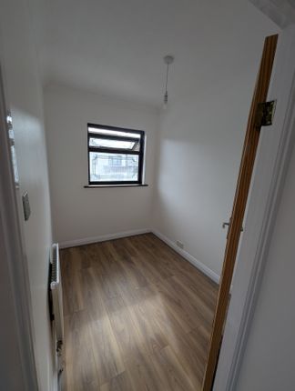 Craven Gardens, Barking photo 5