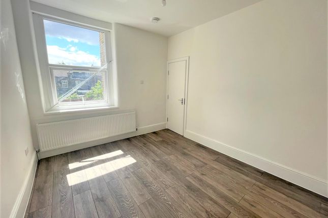 36, Frobisher Road, London photo 2