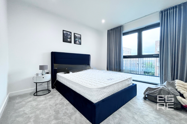 Flat 29, Darter House, London photo 3
