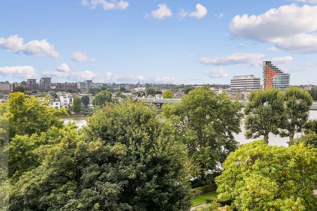 Flat for sale in Rivermead Court, Ranelagh Gardens, Hurlingham SW6, London,