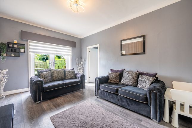 20, Croftend Avenue, Croftfoot photo 2