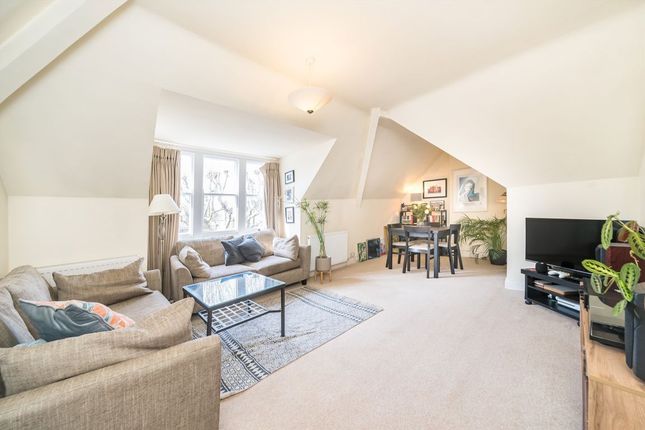 Flat E, 16, Gwendolen Avenue, London photo 2
