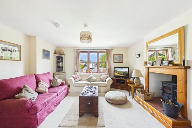 24, Paradise Park, Holsworthy photo 4