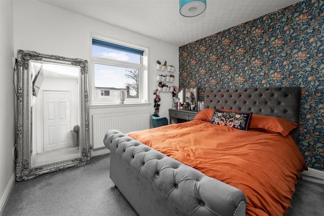 87, Holme Avenue, Bury photo 4