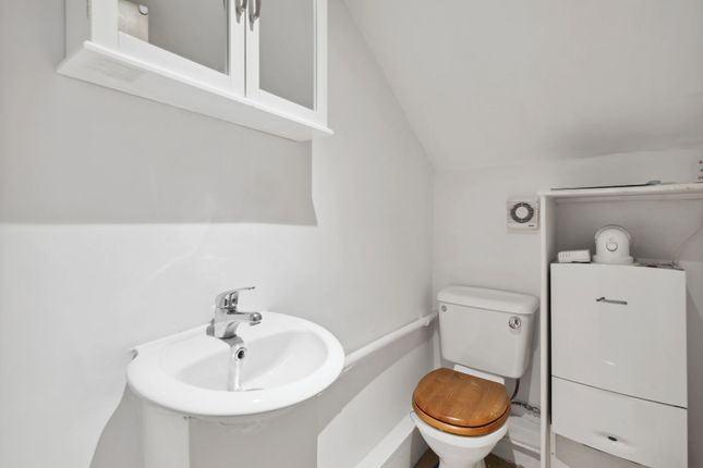 Flat to rent in Corrance Road, London