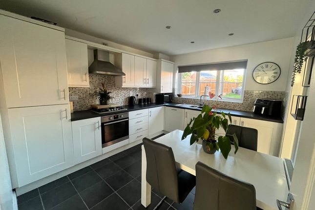 53 Long Meadow Way, Leicester photo 4