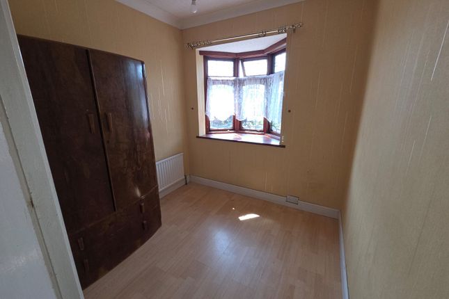 62, Dereham Road, BARKING photo 2
