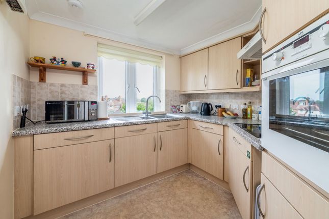 28 Rymans Court, Didcot photo 3