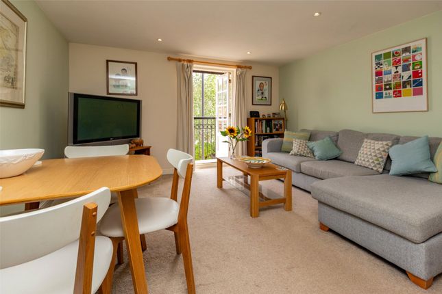 22, John Repton Gardens, Bristol photo 4