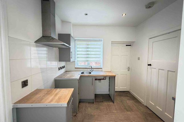 8, Allens Cottages, Worksop photo 2