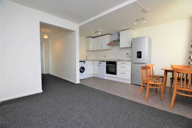 98a, Guildford Park Avenue, Guildford photo 4