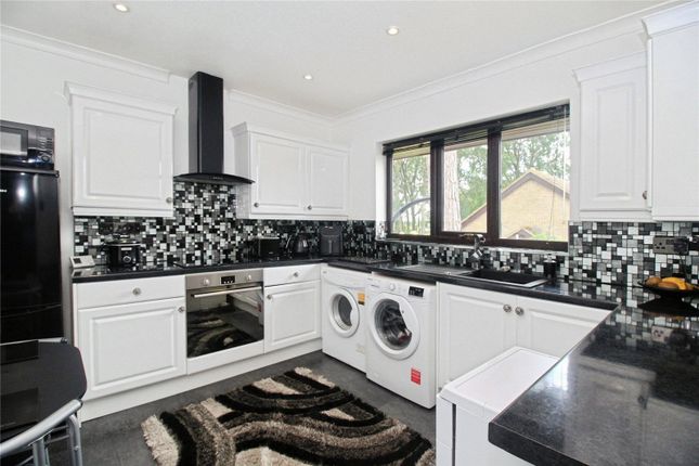 28, Spinney Drive, Leicester photo 2