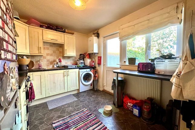 28, Danestone Close, Swindon photo 4