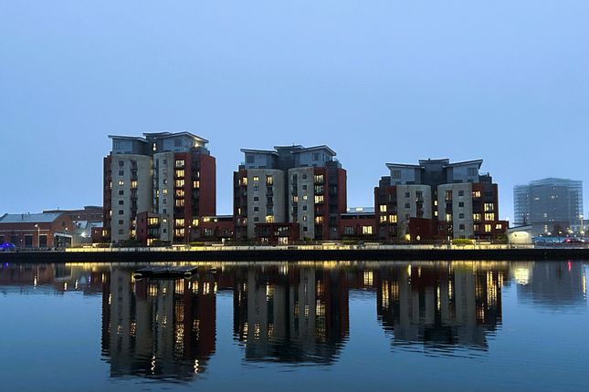 Apartment 99b, South Quay, Swansea photo 2