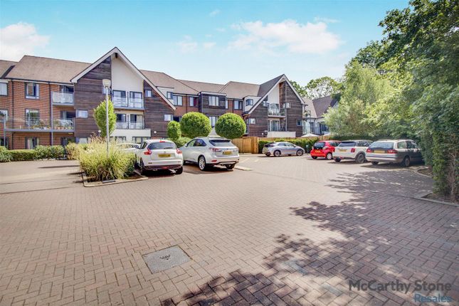 Darkes Lane, Potters Bar photo 3