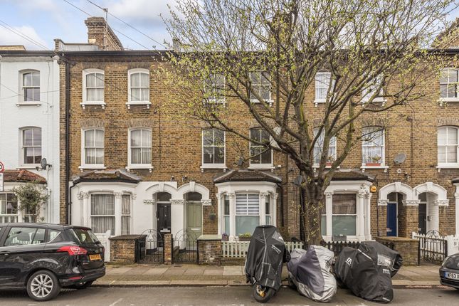 Flat for sale in Inworth Street, London