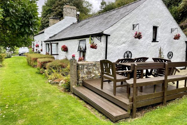 Thumbnail Cottage for sale in Llaniestyn, Gwynedd